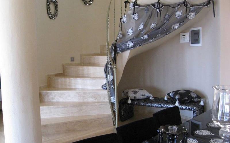 Classic Travertine Stair